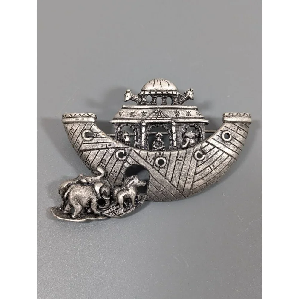 Vintage Silver‎ Tone Noahs Ark Elephant Animal Brooch Pin